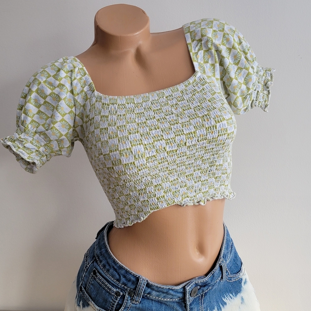 Billabong Green & White Daisy Smocked Puff-Sleeve Crop Top On Off Shoulder